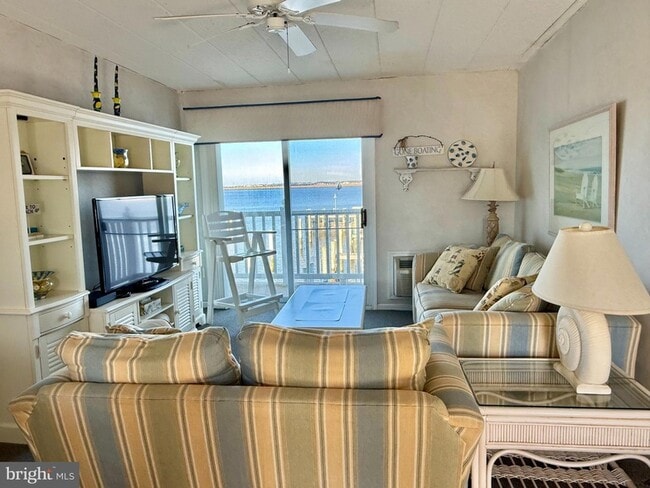 Foto del edificio - 200 Bay Ave