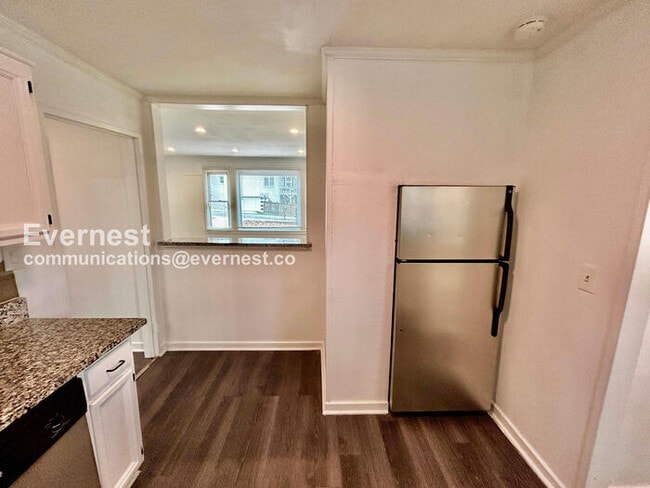 Foto del edificio - 1738 Duke Rd