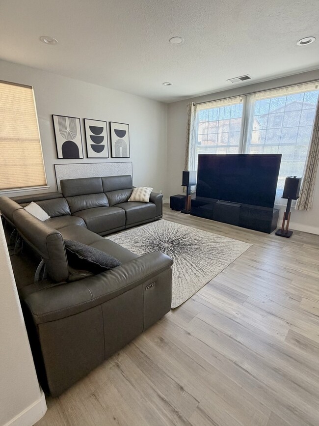 Foto del edificio - 4756 Cheeney St