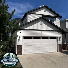 Building Photo - 2052 E Sharptail St