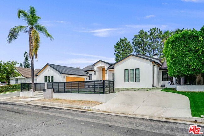 Foto del edificio - 16015 Valley Wood Rd