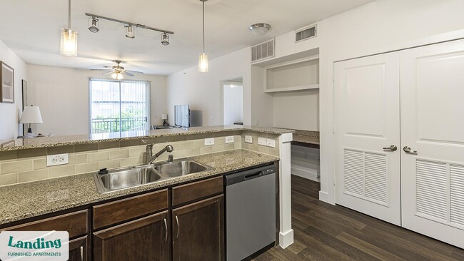 Foto del edificio - 7373 Valley View Ln