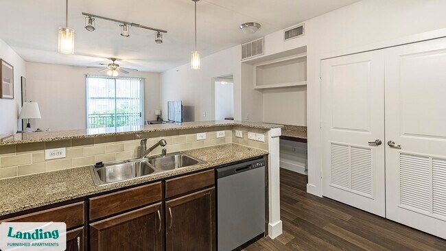 Building Photo - 7373 Valley View Ln