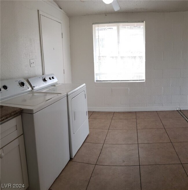 Foto del edificio - 1609 Basswood Ave