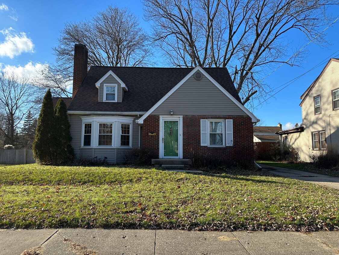 Primary Photo - 1006 S Wisner-Charming Single Family Home