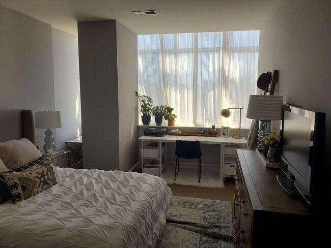 Bedroom - Park View - 201 N 8th St