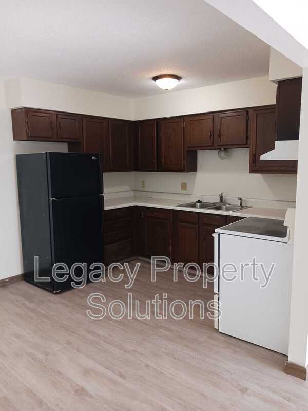 Primary Photo - 1011 S 3rd St