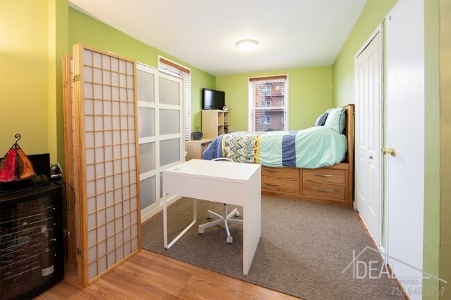 Foto del edificio - 9411 Shore Road #1BR