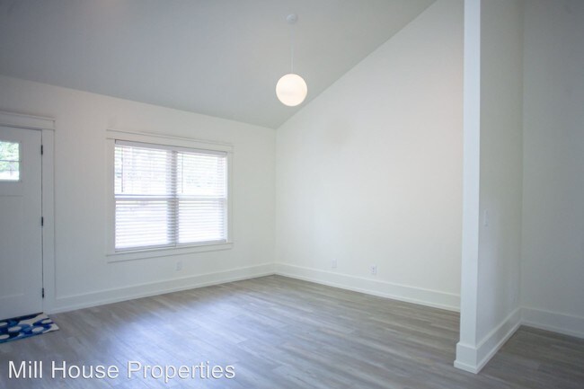 Foto del edificio - 113 Barclay Rd