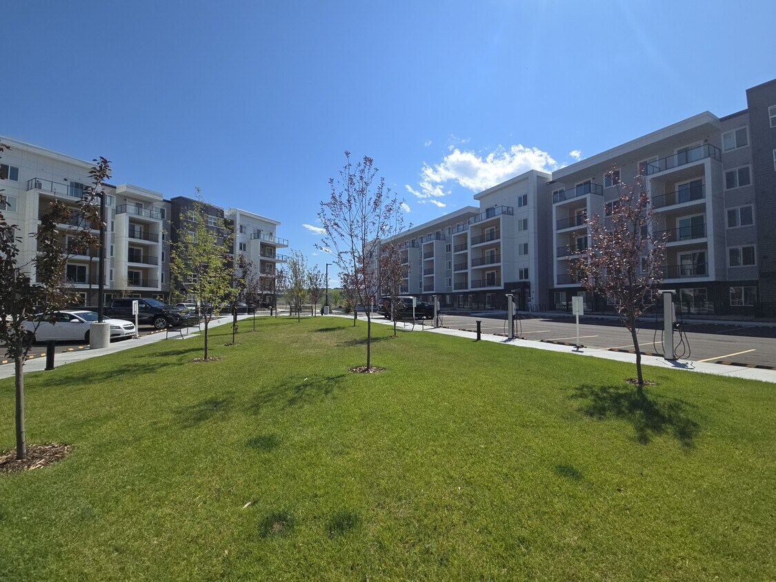 Photo du bâtiment - 265-2265 Wolf Willow Blvd SE