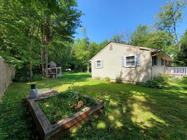 Building Photo - 349 Mile Hill Rd