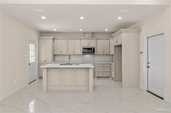 Foto del edificio - 5932 N Playa Del Sol St