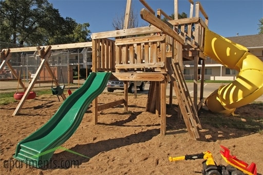 Building Photo - 1820 Bennett Dr