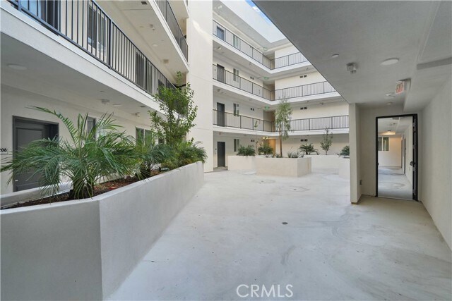 Foto del edificio - 8750 Sepulveda Blvd