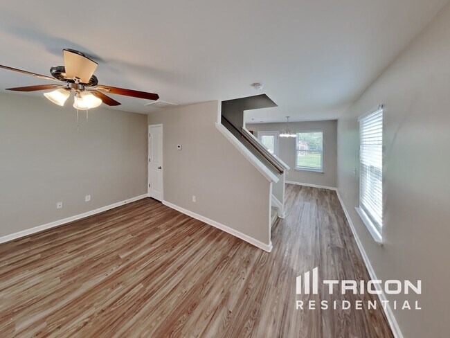 Foto del edificio - 661 Thistle Dr