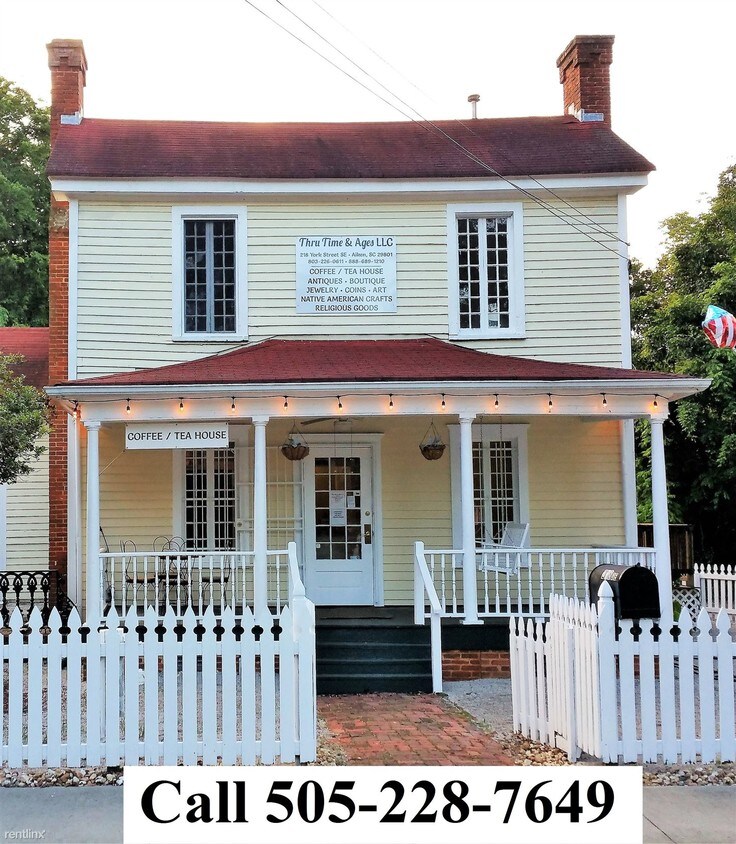 Primary Photo - 218 York St NE