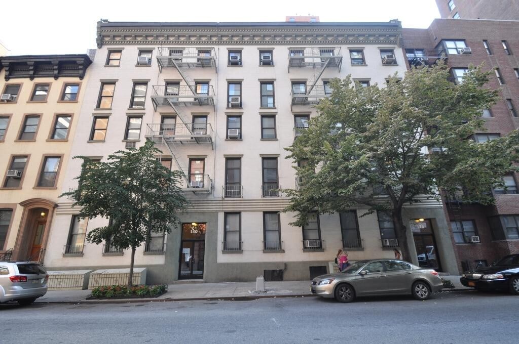 Primary Photo - 130 E 24th St