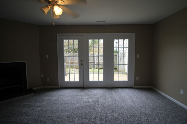 Foto del edificio - Updated 2 Bed/ 2.5 Bath