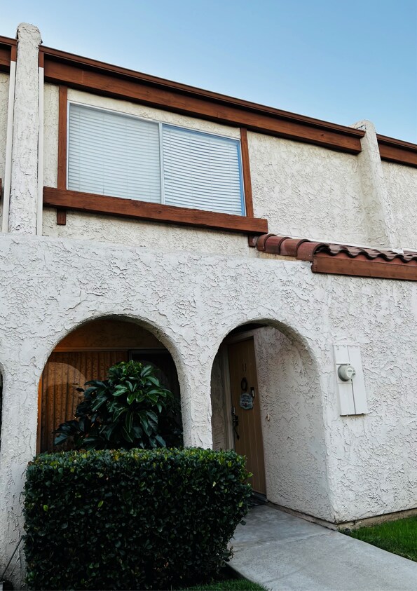 Building Photo - 1304 Elm Ave