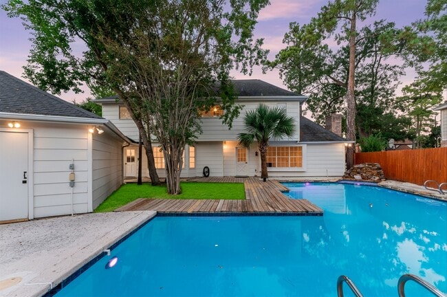 Foto del edificio - 15807 Crystal Brook Dr