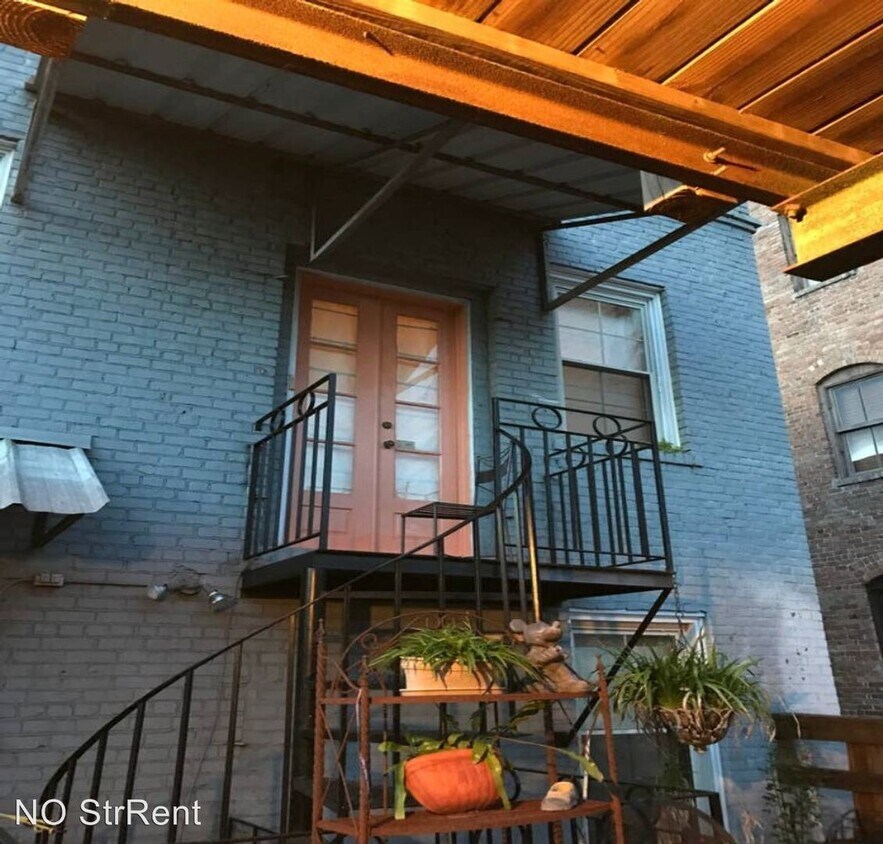 Primary Photo - 2 br, 2 bath House - 422 Notre Dame St. #3