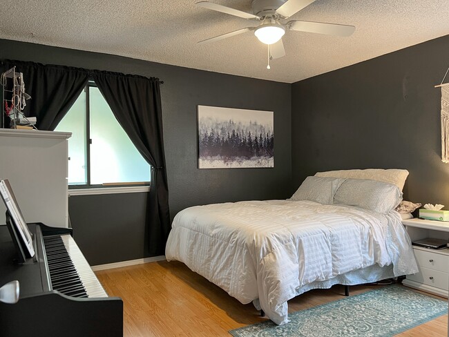 Foto del edificio - 8225 Fairmount Dr