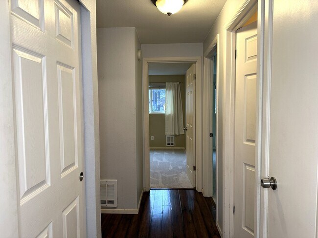 Foto del edificio - 2Bd/1Ba Issaquah Condo