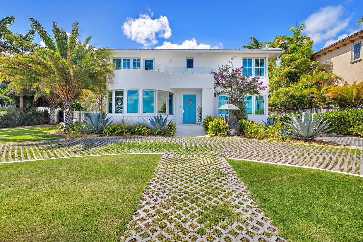 Primary Photo - 2111 S Flagler Dr