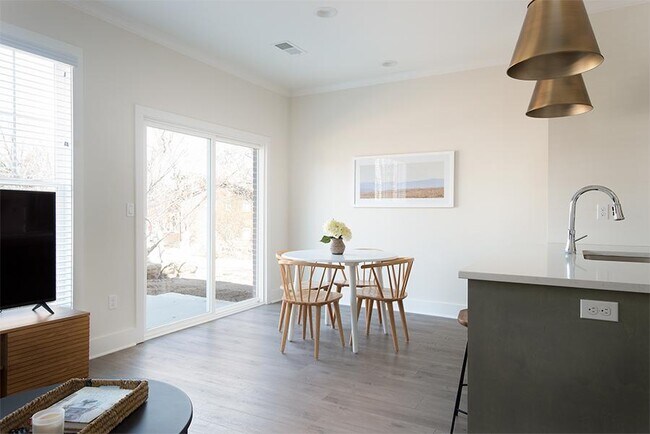 Foto del edificio - 7935 Greystone St