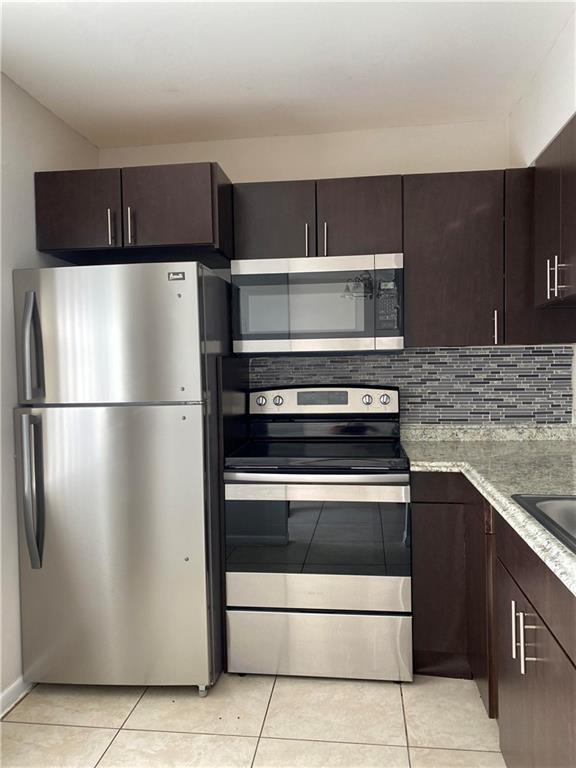 Building Photo - 965 Manor Dr
