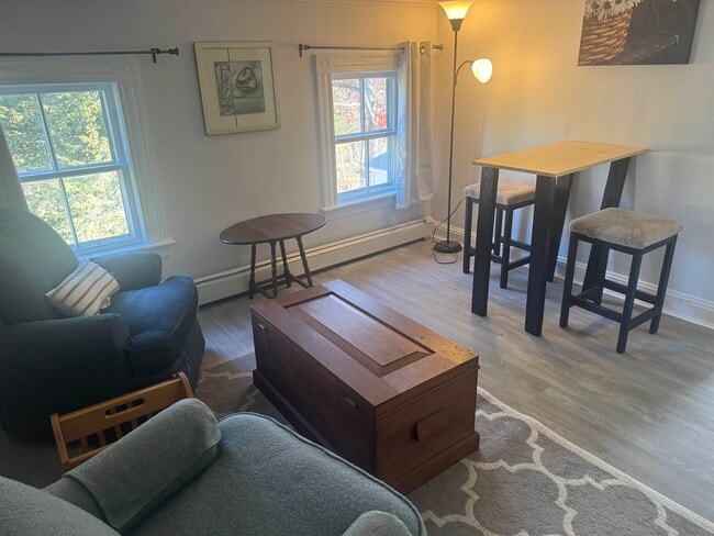 Foto del edificio - 300 Sagamore Rd