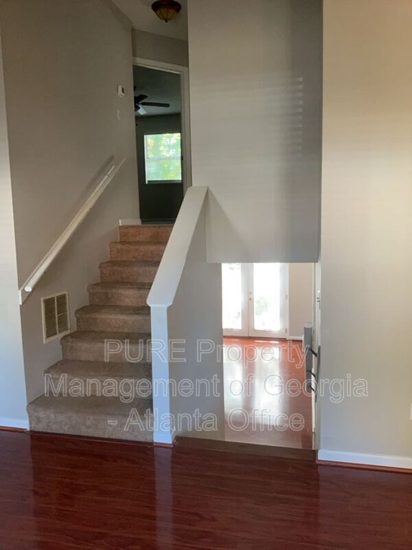 Foto del edificio - 1916 Cheatham Woods Dr SW