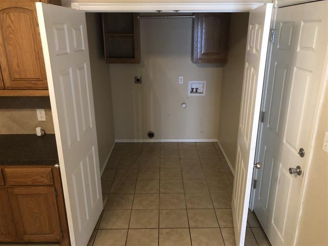 Building Photo - 205 Glover Cir