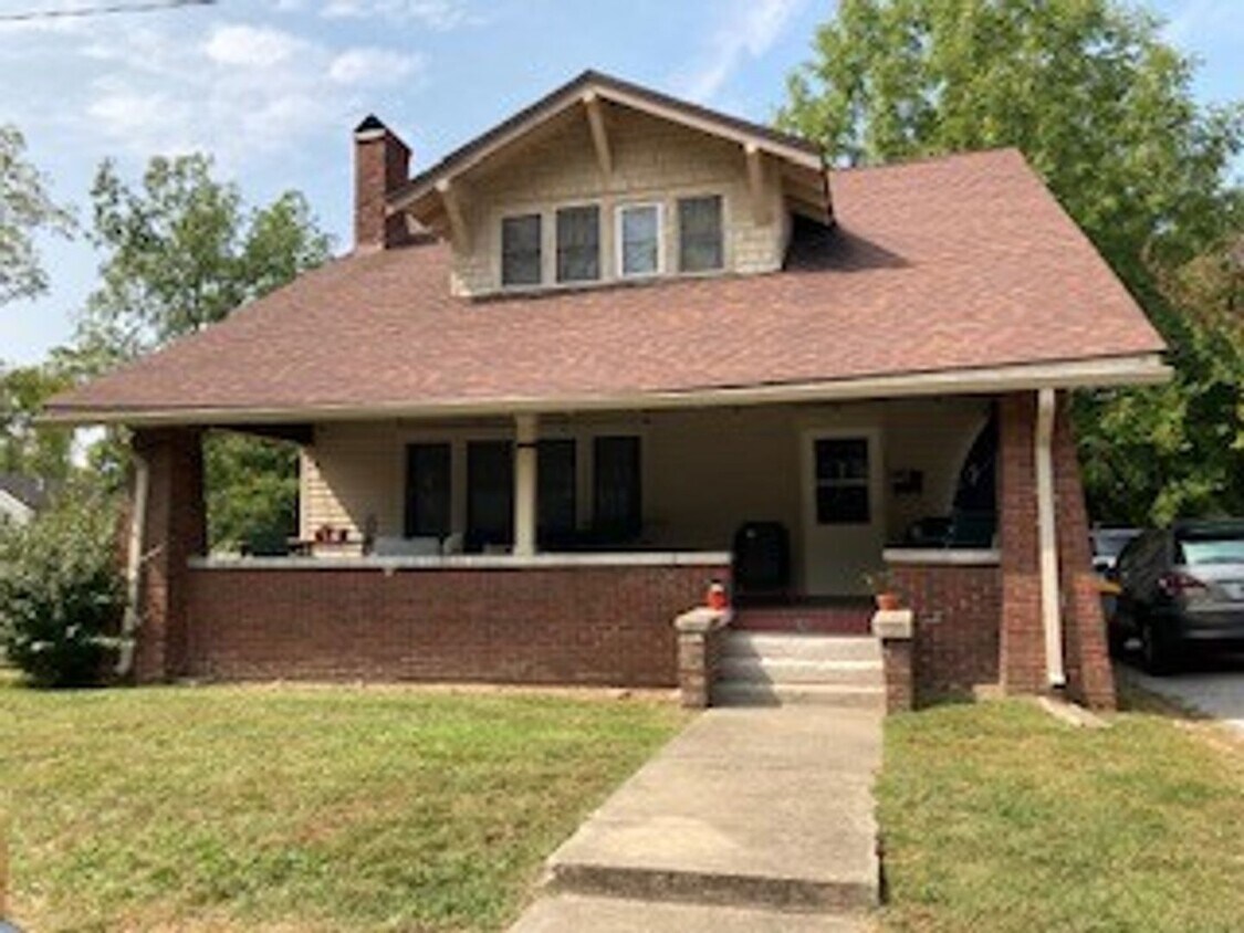 Primary Photo - 5 bedroom, 2 bath Home: Available July 2026!