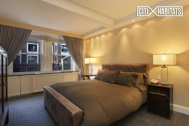 Foto del edificio - 111 W 56th St