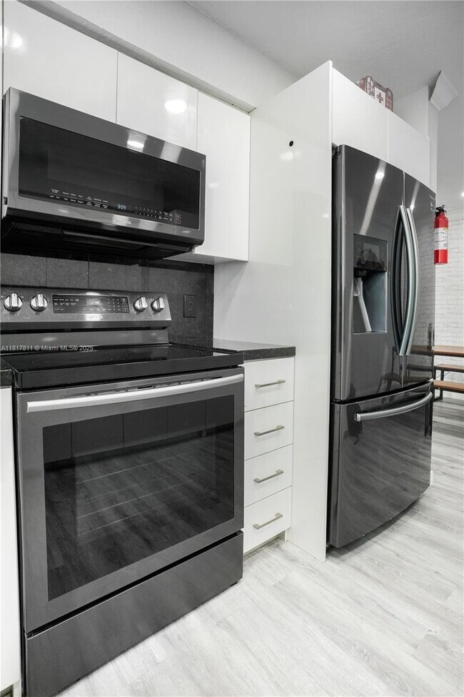 Foto del edificio - 1647 NW 29th Ave