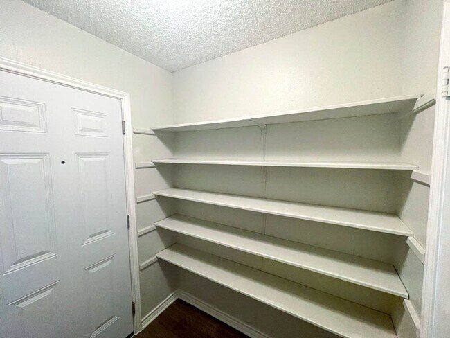 Building Photo - 2618 Alcott Ln