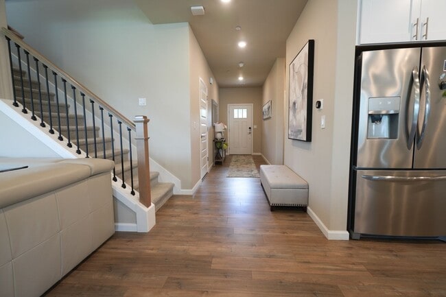 Foto del edificio - Exquisite 5BD/3BTH Maple Hills Home for Le...