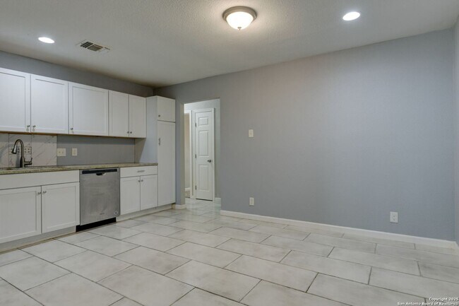 Building Photo - 4342 Lehman Dr