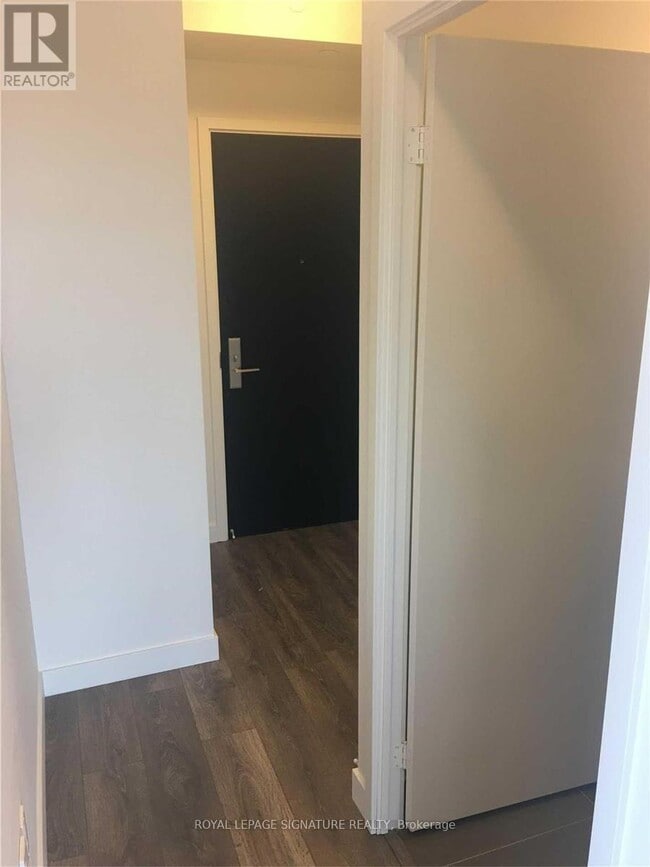 Building Photo - 8 Eglinton Ave E