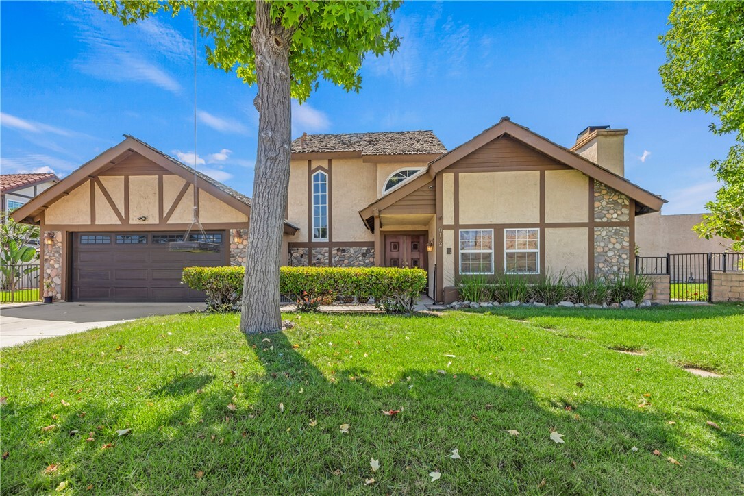 Foto principal - 8172 Crown Ct