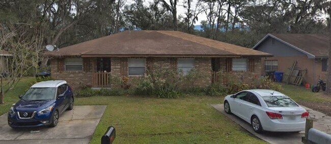 Duplex in south lakeland. Close to grocery, schools, shopping, and restaraunts - 4506 Highland Ln