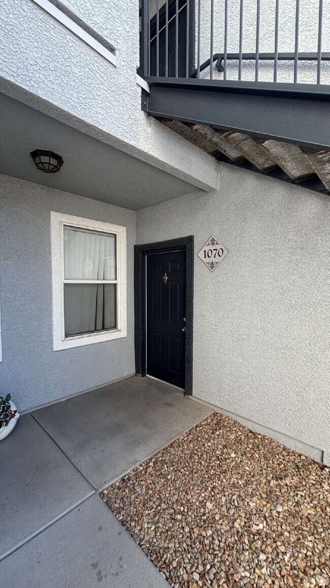 Foto del edificio - 1 Bed 1 Bath with ALL Appliances