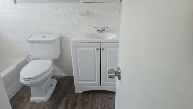 Foto del edificio - 9222 Lockwood Dr