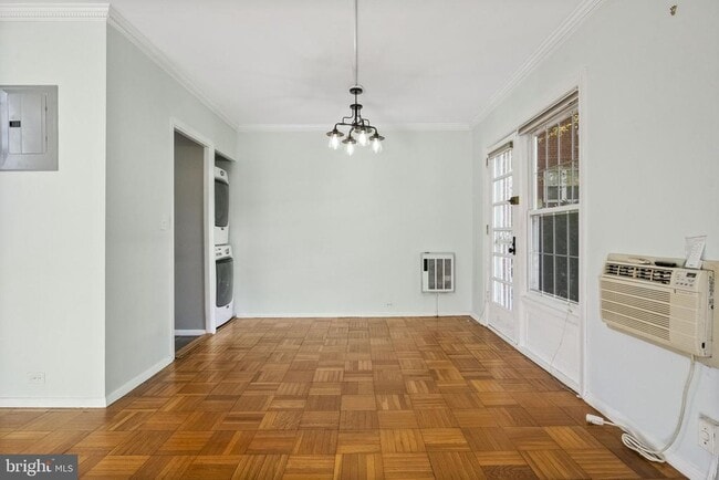 Foto del edificio - 1635 Ripon Pl