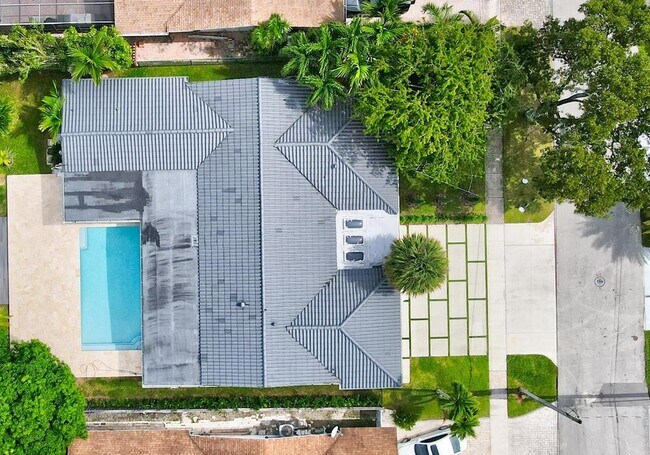 Foto del edificio - 2305 Magnolia Dr