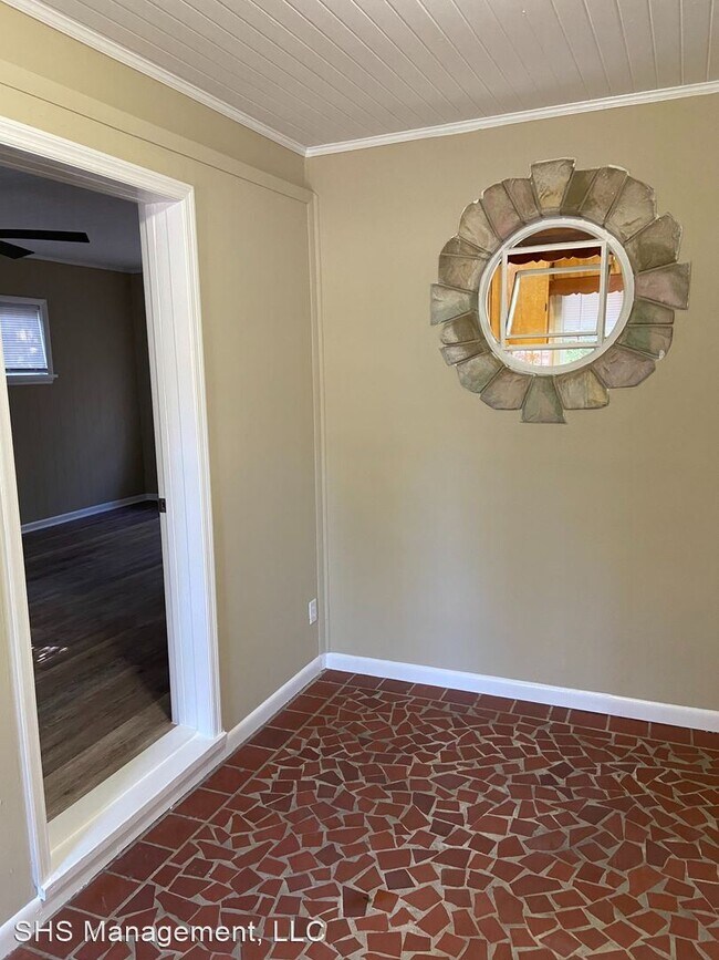 Building Photo - 4 br, 3 bath House - 236 South Lipona