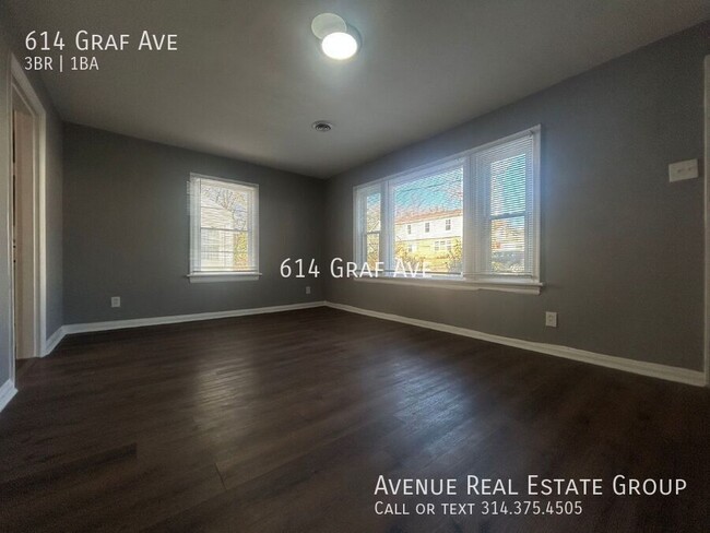 Building Photo - Charming 3-Bedroom Gem on Graf Ave – Cozy ...