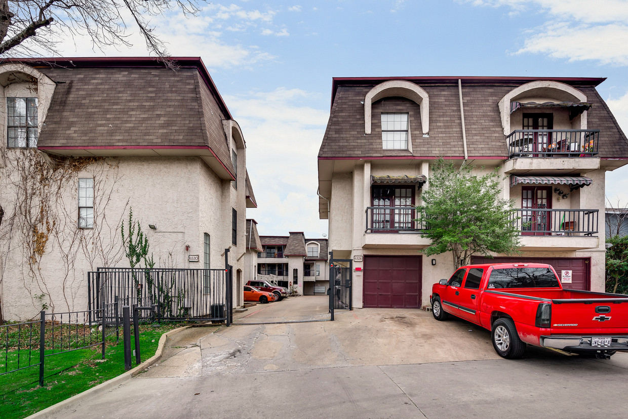 Primary Photo - Trinity Court Condominiums