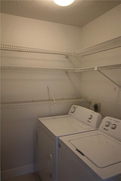 Foto del edificio - 8790 Holly Ct